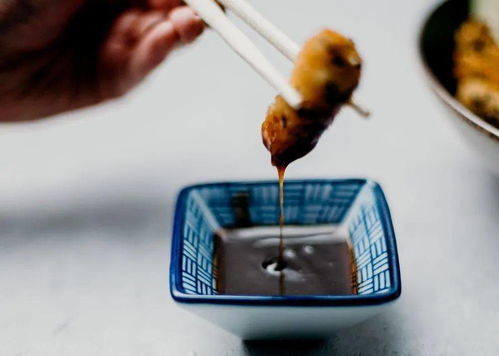 买酱油时一定要认准这几个字 生抽、老抽、味极鲜，做菜用哪种一文讲透